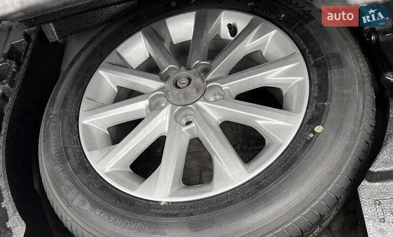 Седан Toyota Camry 2017 в Виннице