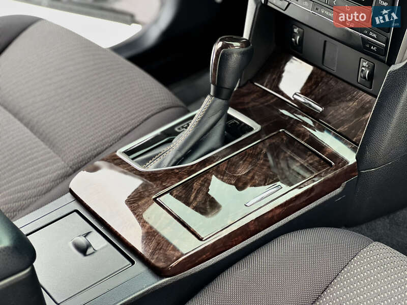 Седан Toyota Camry 2017 в Виннице