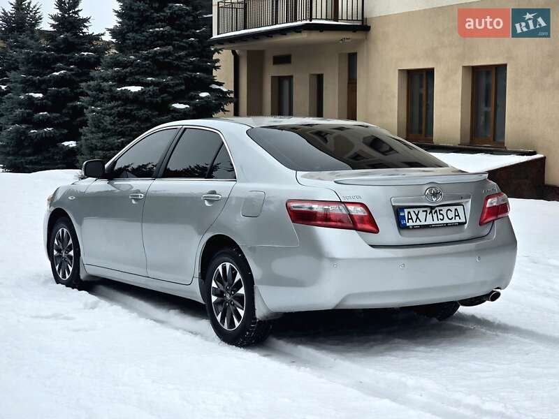 Седан Toyota Camry 2008 в Харькове