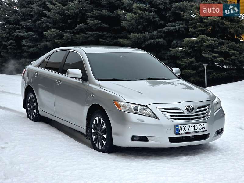 Седан Toyota Camry 2008 в Харькове