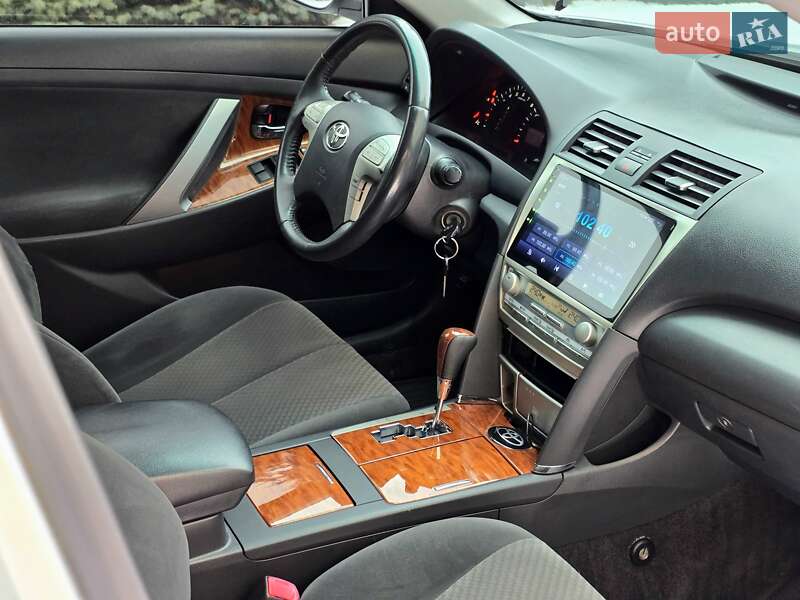 Седан Toyota Camry 2008 в Харькове