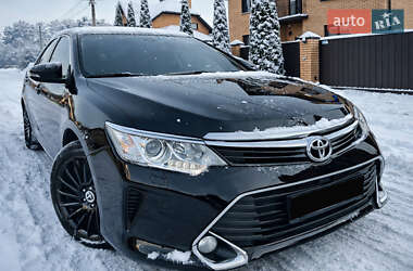 Седан Toyota Camry 2016 в Киеве