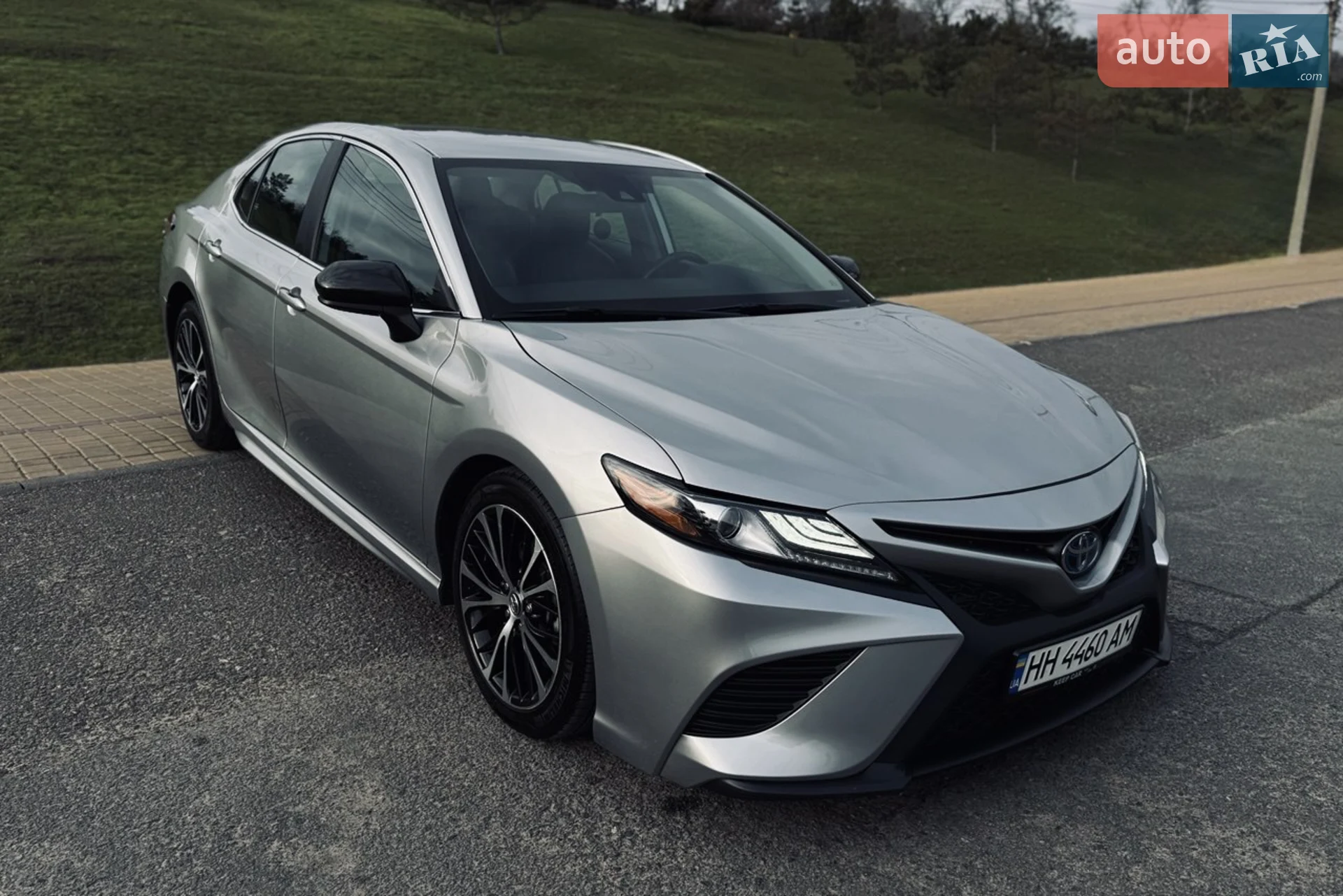 2020 Toyota Camry - фото 1