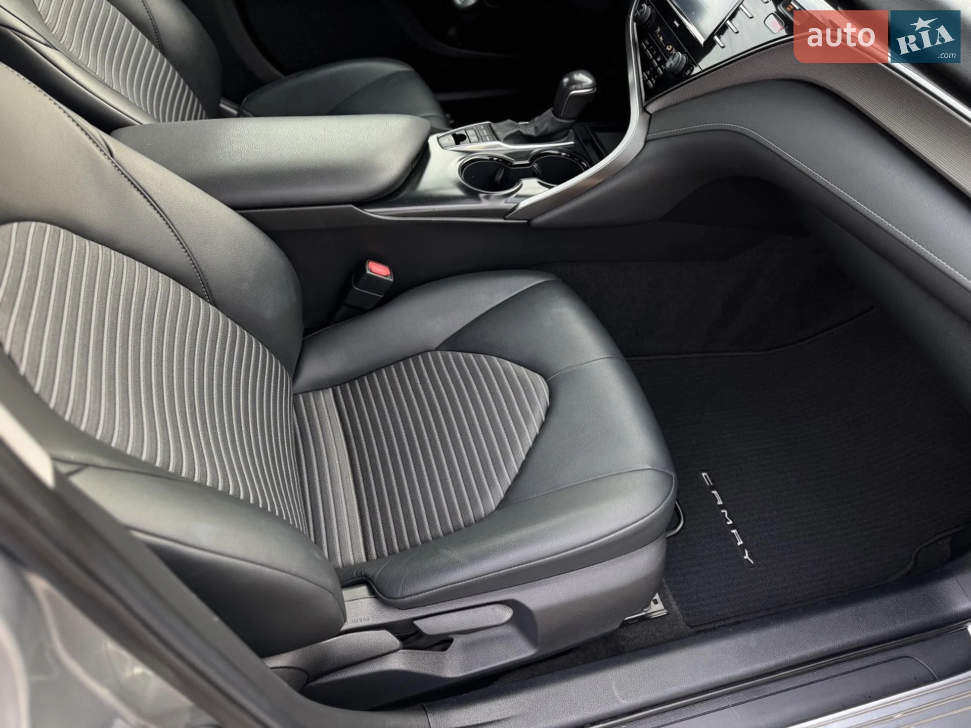2020 Toyota Camry - мініатюра 26