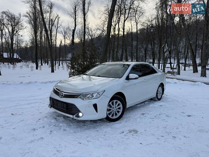 Toyota Camry 2016