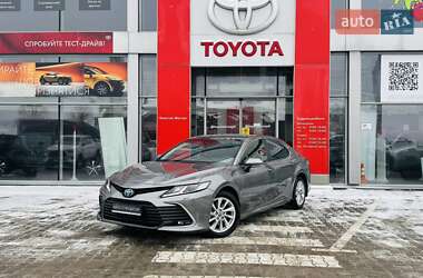 Седан Toyota Camry 2024 в Тернополе