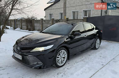 Седан Toyota Camry 2018 в Києві