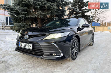 Седан Toyota Camry 2021 в Киеве