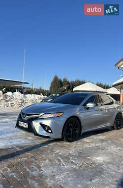 Седан Toyota Camry 2019 в Львові