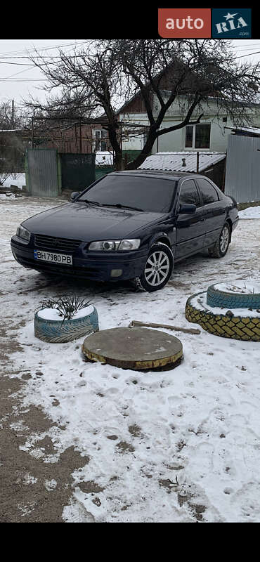 Седан Toyota Camry 1997 в Одессе