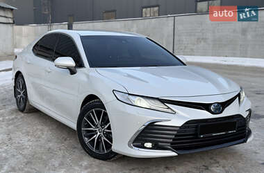 Седан Toyota Camry 2022 в Киеве