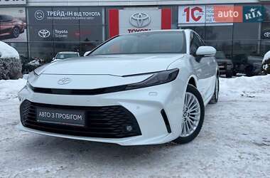 Седан Toyota Camry 2025 в Хмельницком