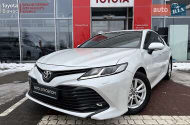Седан Toyota Camry 2017 в Виннице