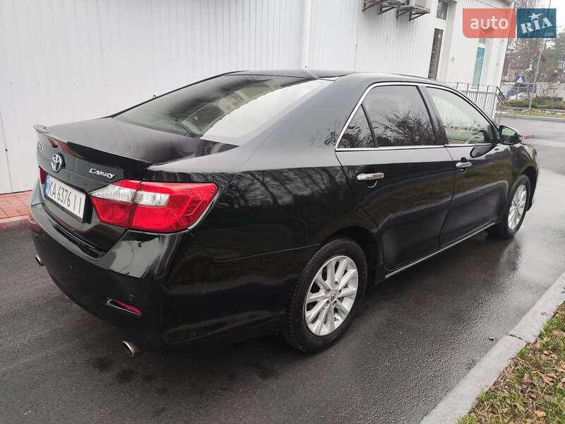 Седан Toyota Camry 2011 в Киеве