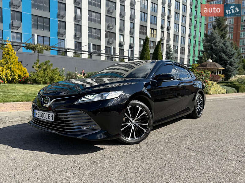 Toyota Camry 2019