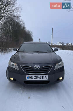 Седан Toyota Camry 2007 в Калиновке