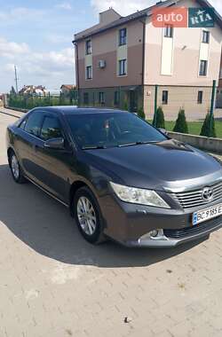 Седан Toyota Camry 2013 в Львове