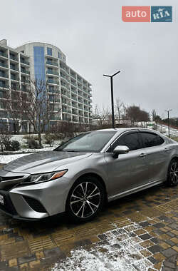 Седан Toyota Camry 2019 в Черноморске