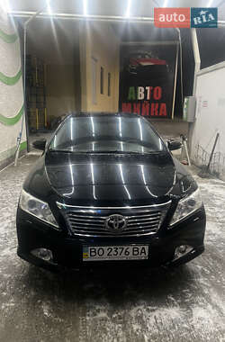 Седан Toyota Camry 2012 в Скалате