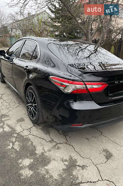 Седан Toyota Camry 2017 в Днепре