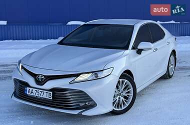 Седан Toyota Camry 2017 в Сумах