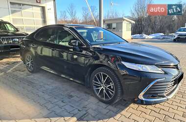 Седан Toyota Camry 2023 в Тернополе