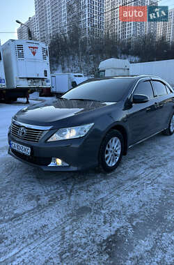 Седан Toyota Camry 2013 в Киеве