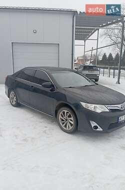 Седан Toyota Camry 2013 в Калуші
