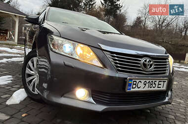 Седан Toyota Camry 2013 в Солотвині