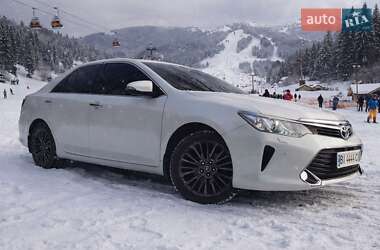 Седан Toyota Camry 2015 в Кременчуге