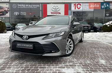 Седан Toyota Camry 2021 в Хмельницькому