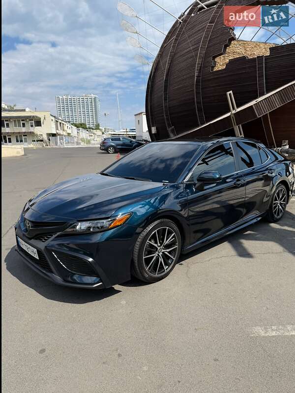 Седан Toyota Camry 2021 в Одессе