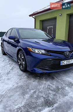 Седан Toyota Camry 2018 в Львове