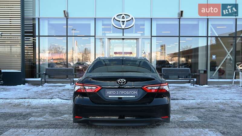 Седан Toyota Camry 2021 в Киеве