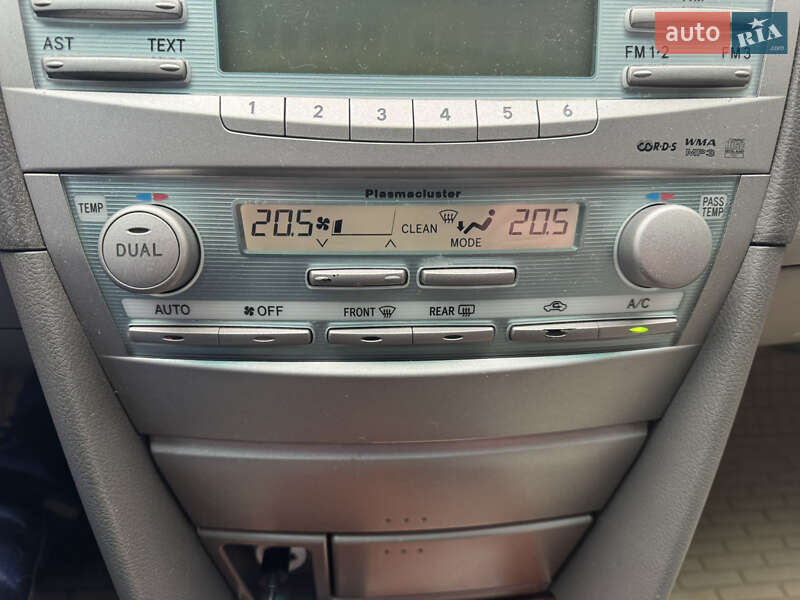 Седан Toyota Camry 2008 в Виннице