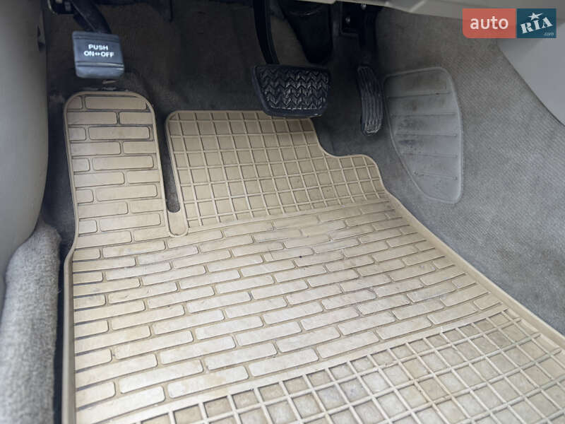 Седан Toyota Camry 2008 в Виннице