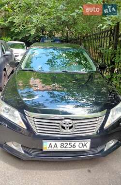 Седан Toyota Camry 2013 в Києві
