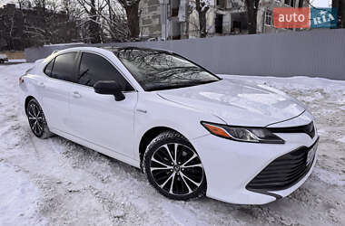 Седан Toyota Camry 2019 в Харькове
