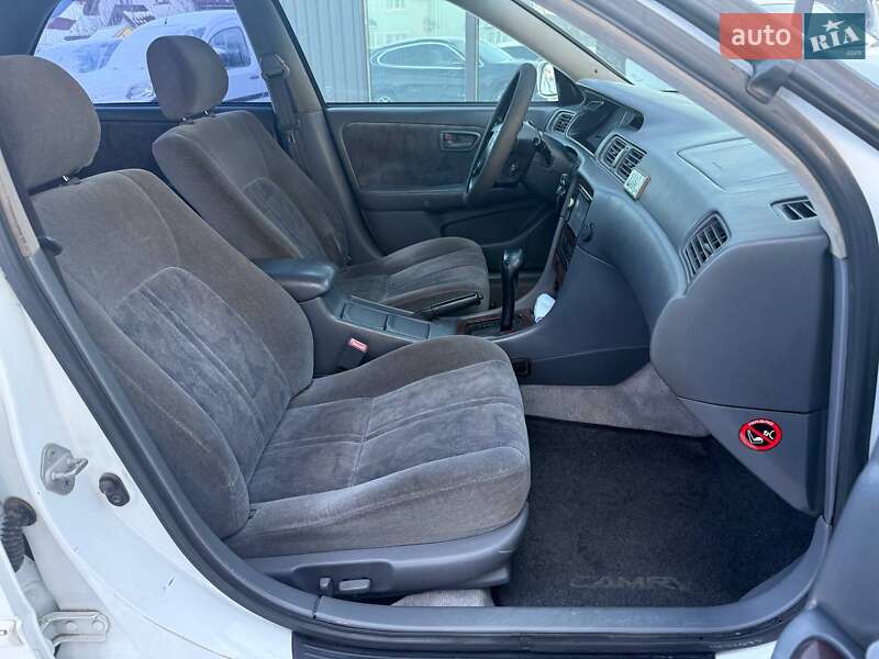 Седан Toyota Camry 1997 в Хмельницком