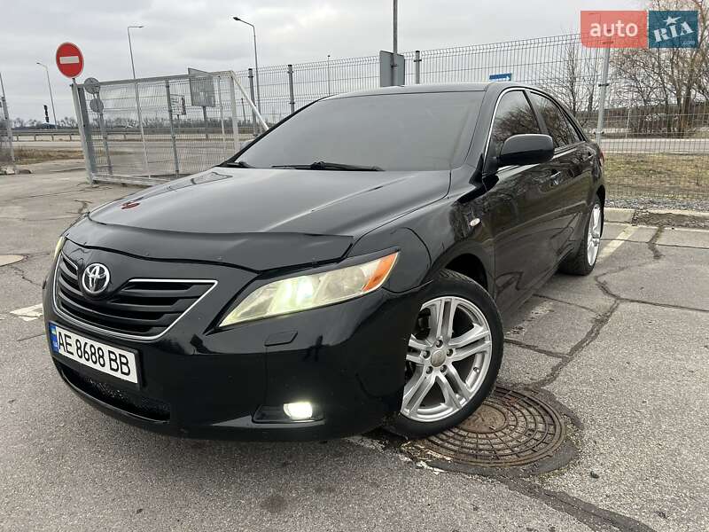 Седан Toyota Camry 2008 в Днепре