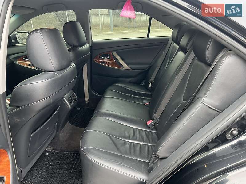 Седан Toyota Camry 2008 в Днепре