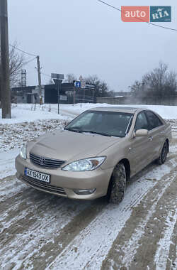 Седан Toyota Camry 2004 в Харькове