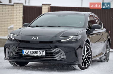 Седан Toyota Camry 2024 в Києві