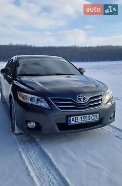 Седан Toyota Camry 2011 в Чечельнике
