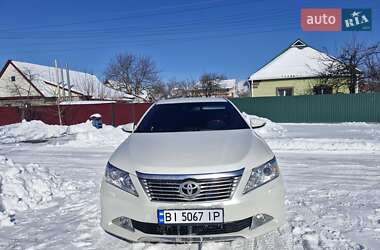 Седан Toyota Camry 2011 в Полтаве