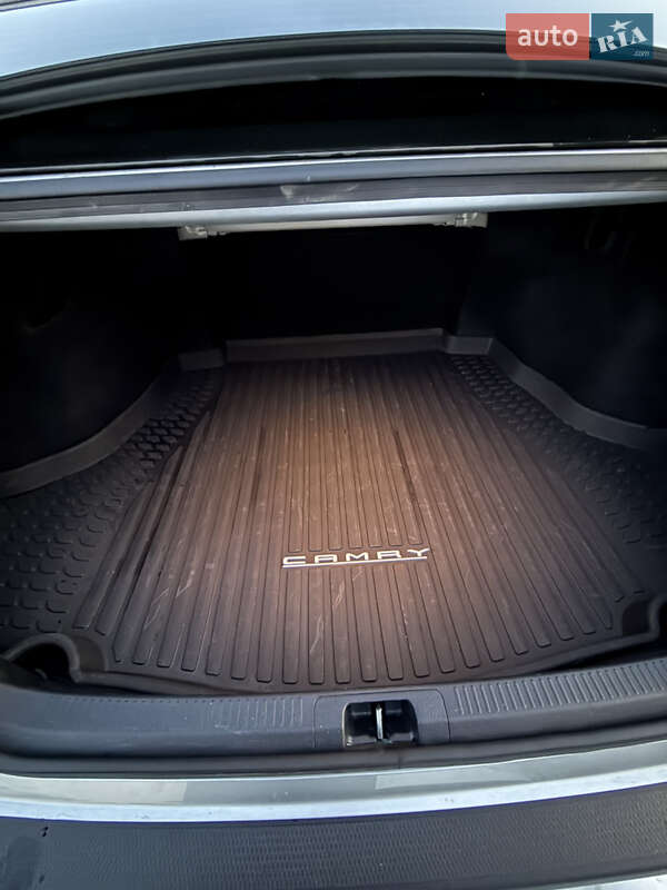Седан Toyota Camry 2023 в Киеве