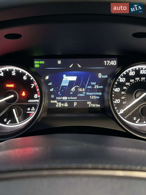 Седан Toyota Camry 2023 в Киеве