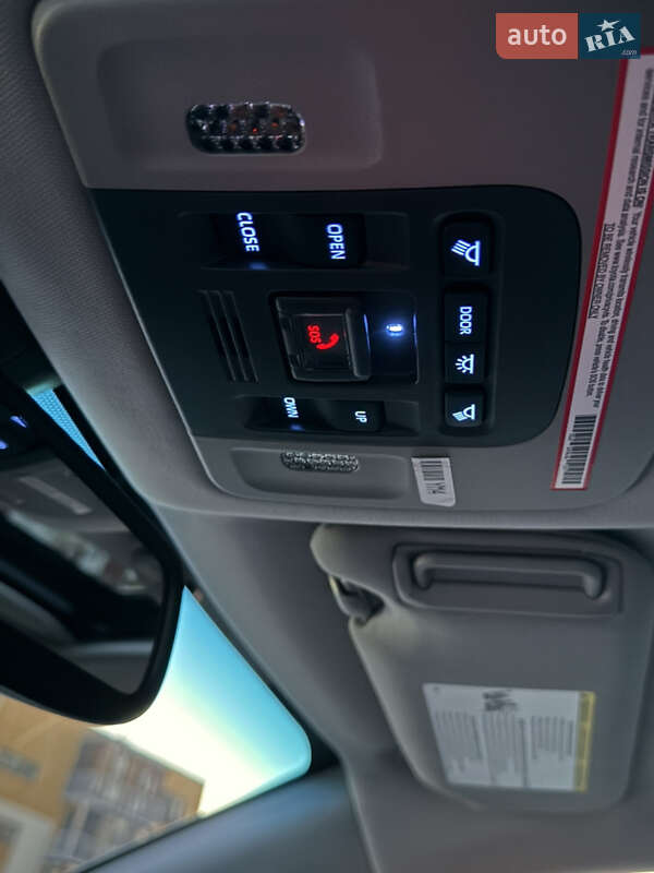 Седан Toyota Camry 2023 в Киеве