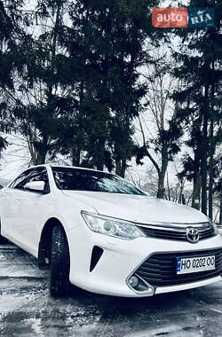 Седан Toyota Camry 2015 в Тернополі