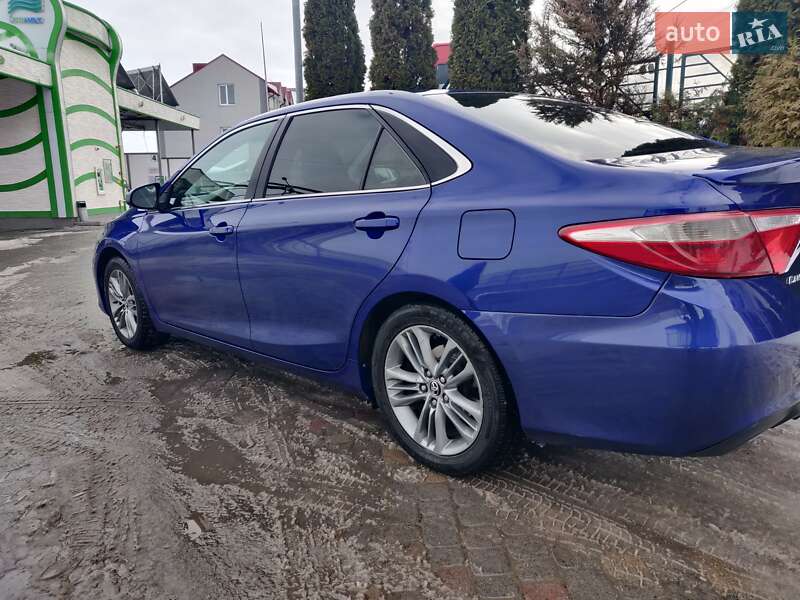Седан Toyota Camry 2014 в Тернополе
